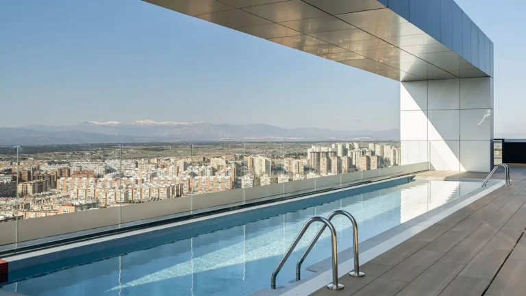 alquiler de pisos con piscina en madrid