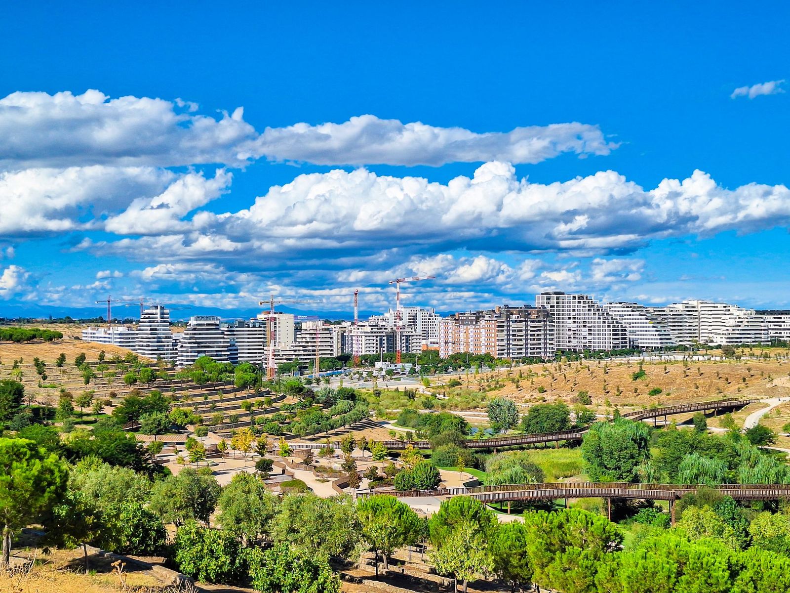 barrio de valdebebas madrid | descubre esta zona